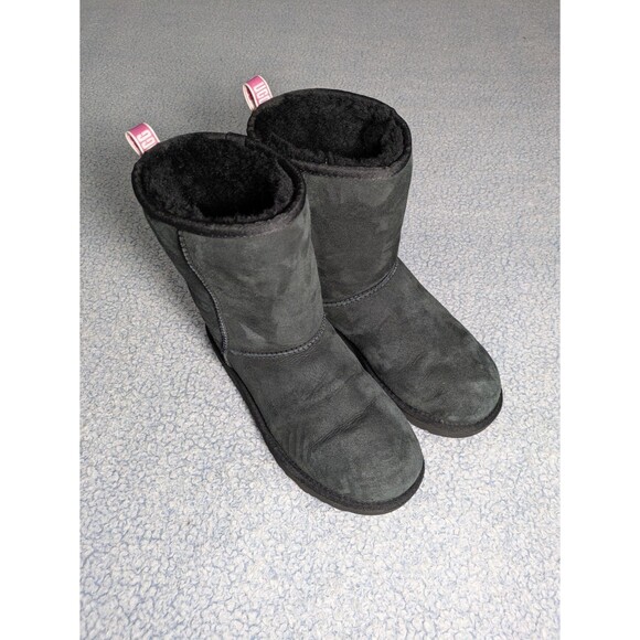 UGG Classic Short II Graphic Logo Suede Sheepskin Boots - Size 6 Women's - Picture 1 of 4